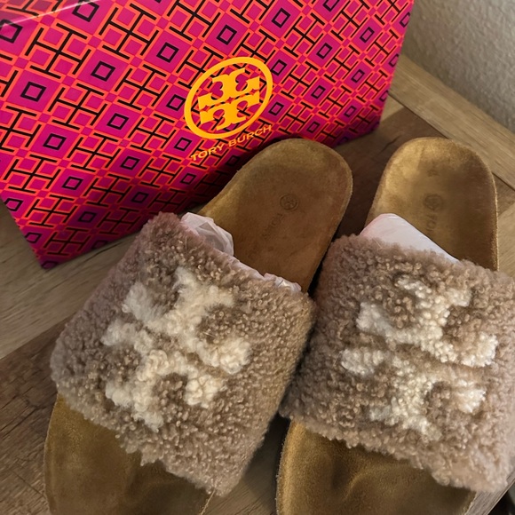 Tory Burch shearling platform cork bottoms…. - Picture 2 of 3